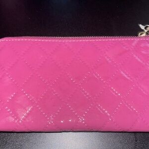 NWT Avenue Shiny Vibrant Pink Quilted Wallet Patent Recycled Material Raspberry